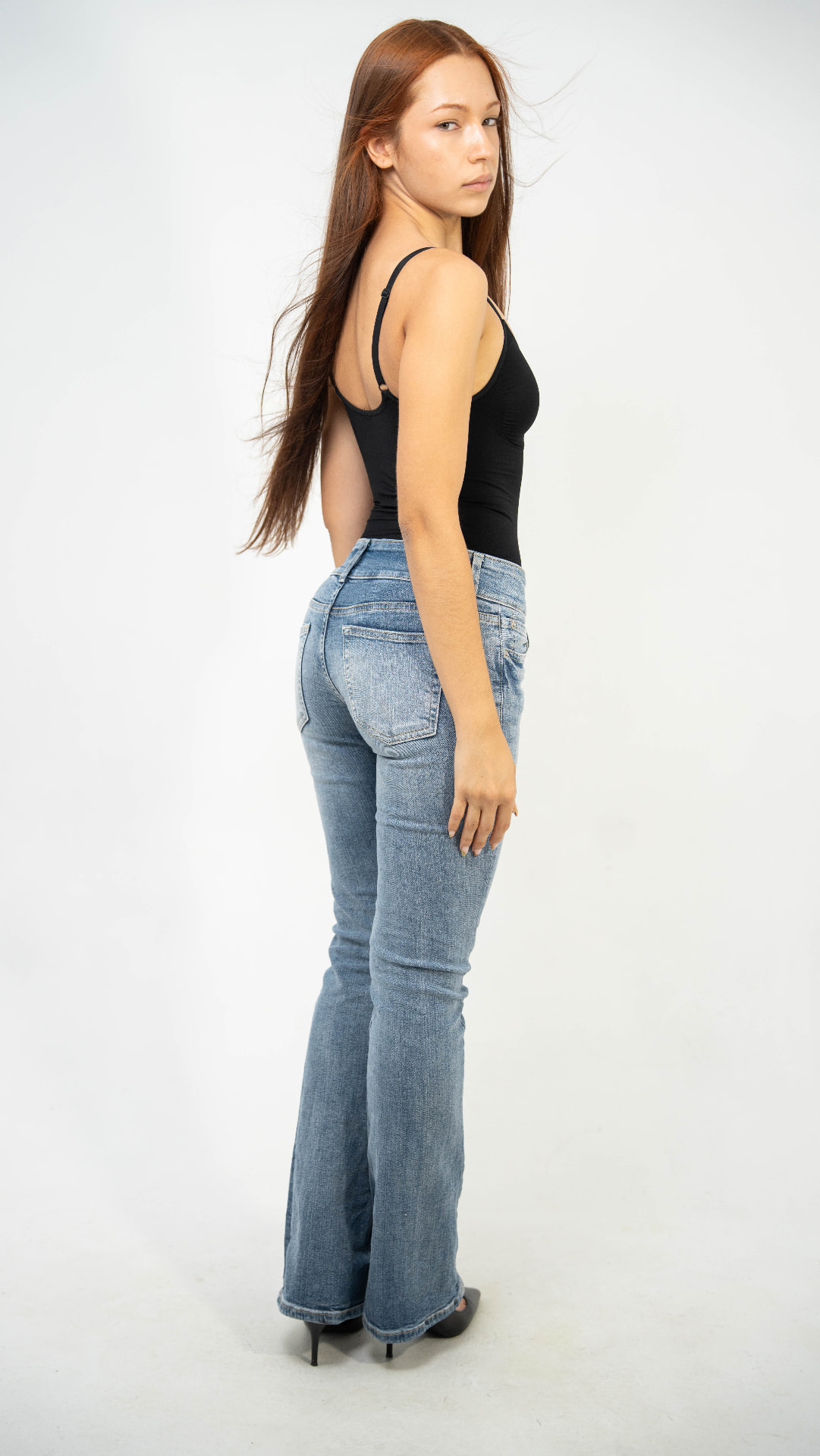 Ana India Mariscal Muñoz — ESPALDA — FULL BODY